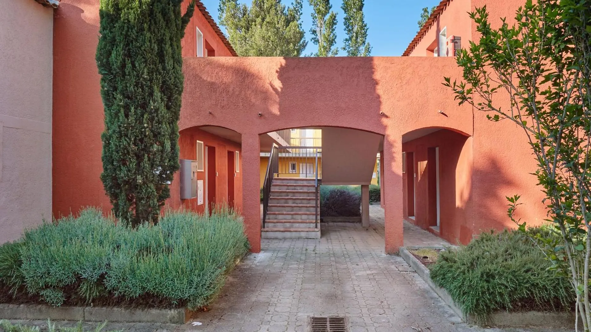 Residence Odalys Le Village Camarguais Les Gardians Arles Aparthotel