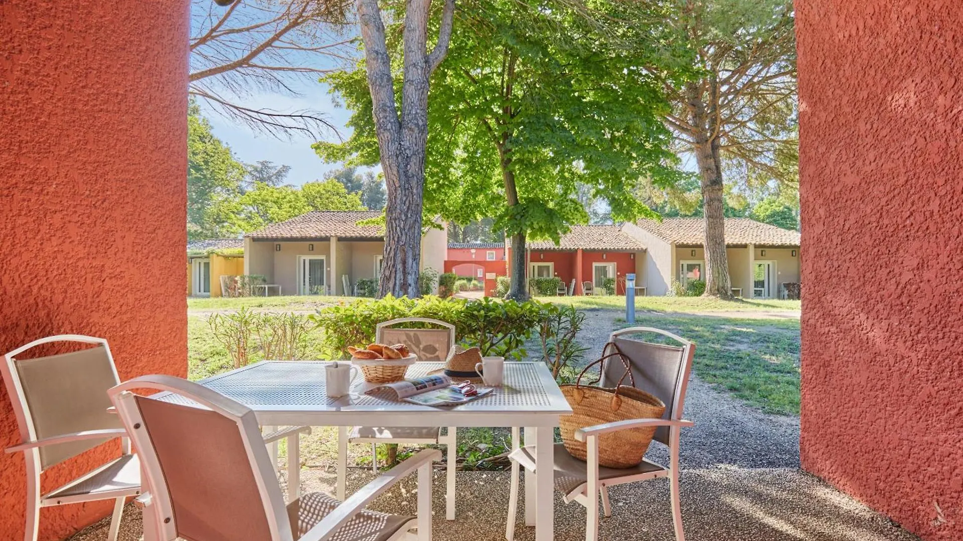 Residence Odalys Le Village Camarguais Les Gardians Arles Aparthotel