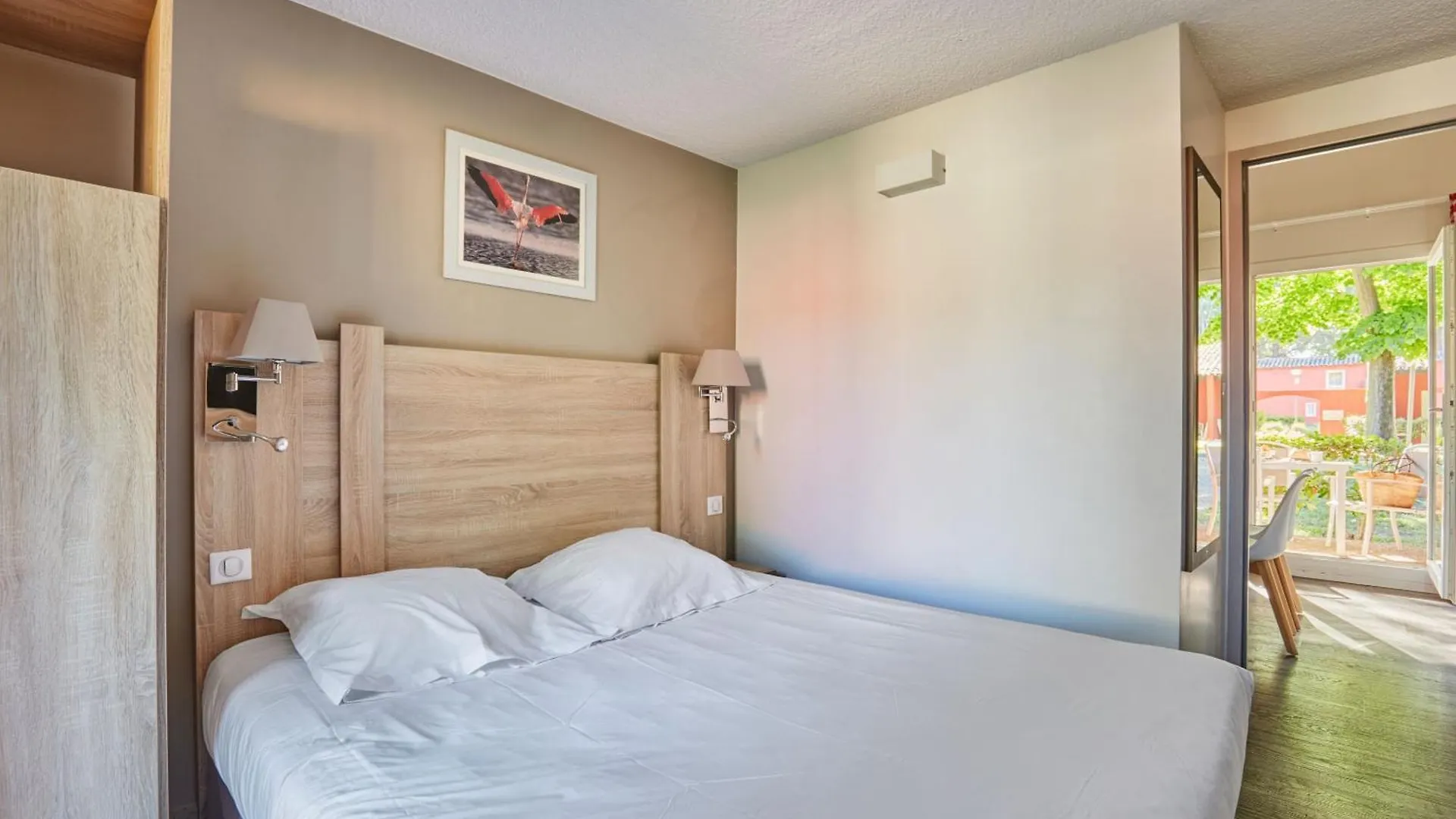 Appart hôtel Résidence Odalys Le Village Camarguais Les Gardians Arles