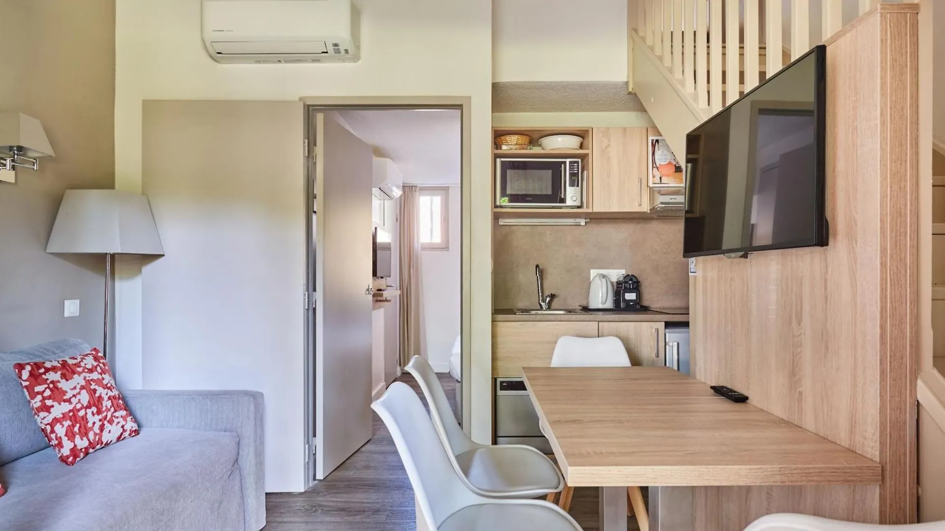 Residence Odalys Le Village Camarguais Les Gardians Arles Aparthotel