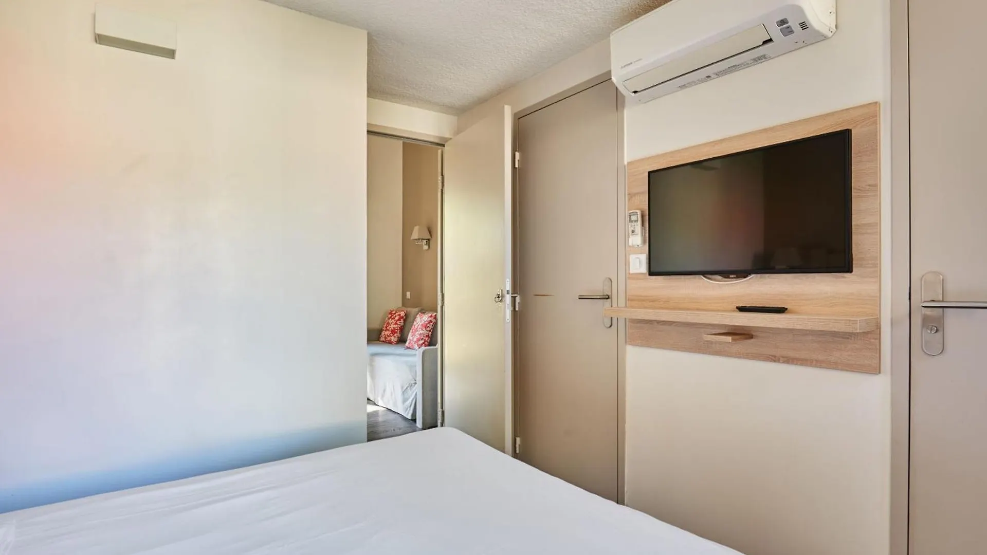 Aparthotel Residence Odalys Le Village Camarguais Les Gardians Arles
