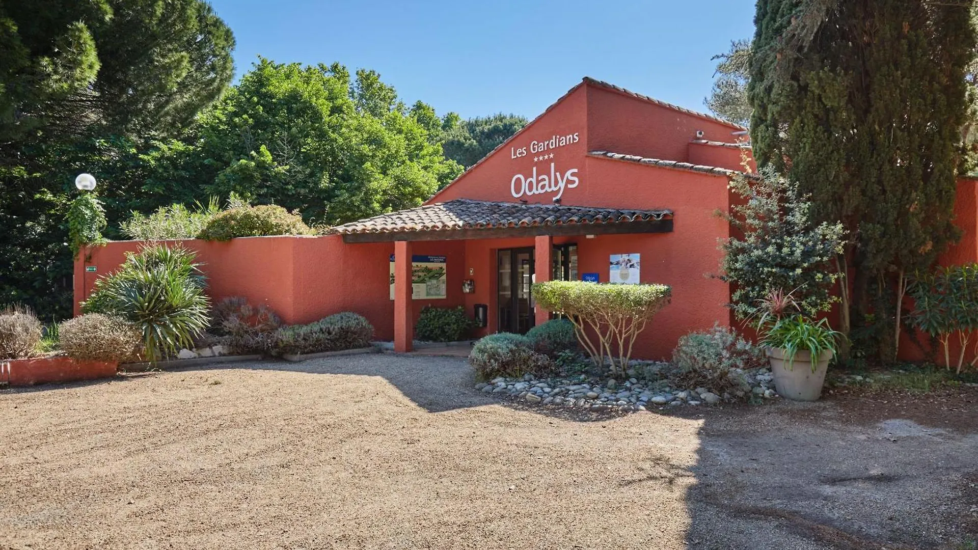 Residence Odalys Le Village Camarguais Les Gardians Arles Aparthotel