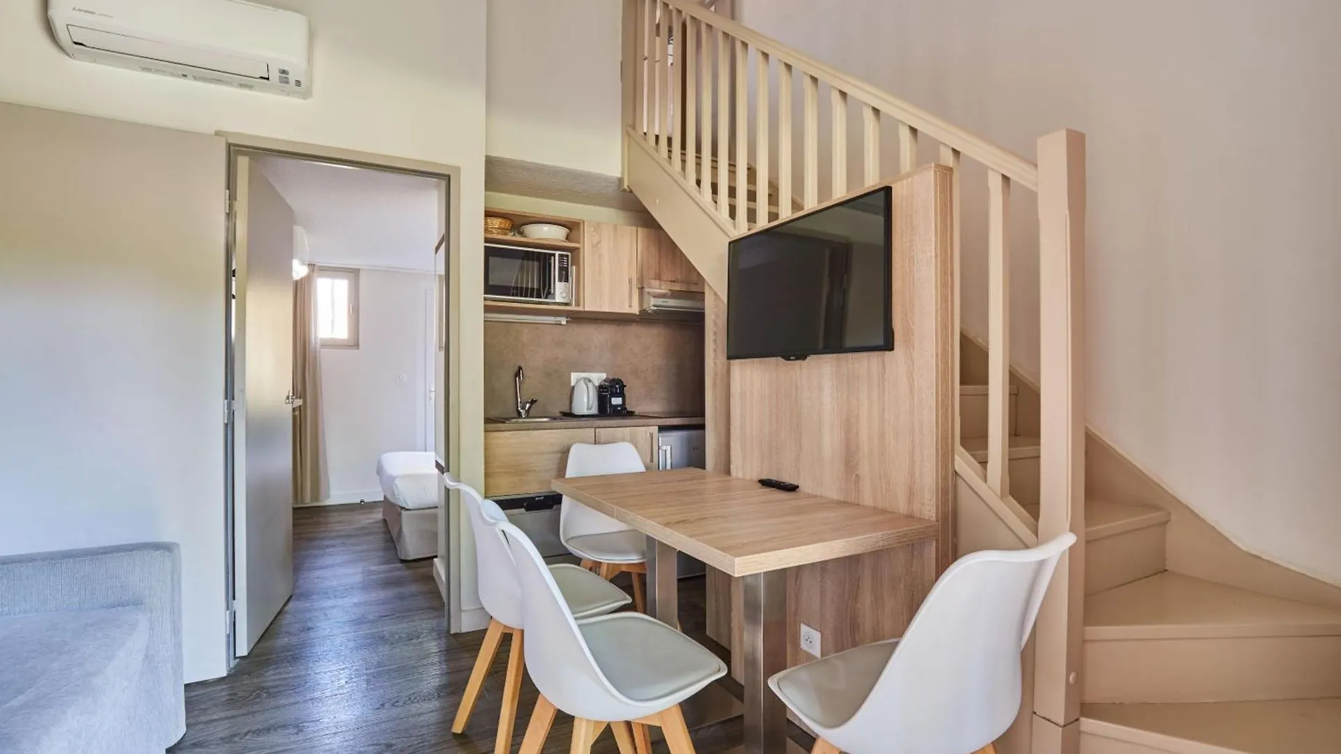 Residence Odalys Le Village Camarguais Les Gardians Arles 4*,