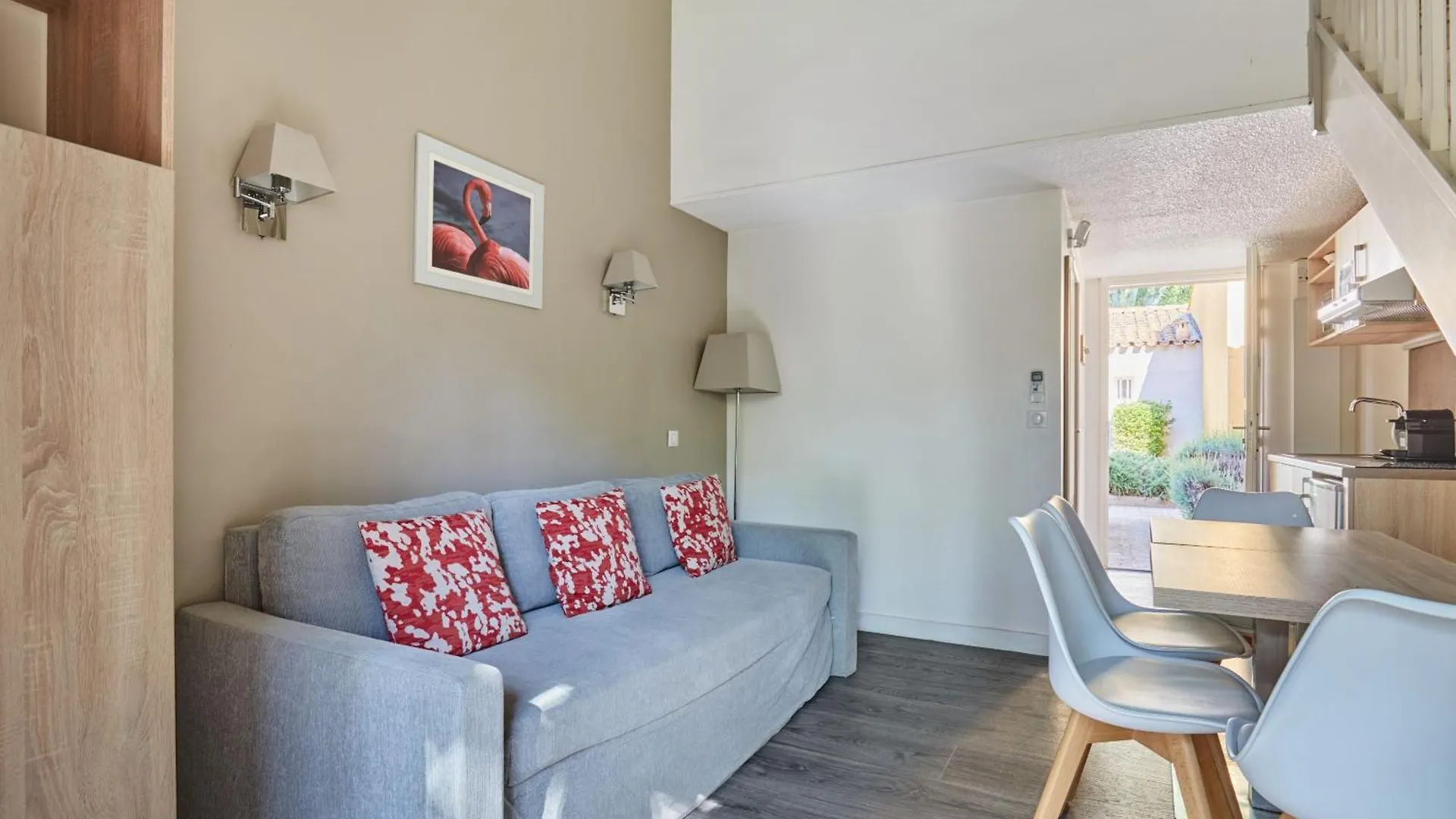 Residence Odalys Le Village Camarguais Les Gardians Arles Aparthotel