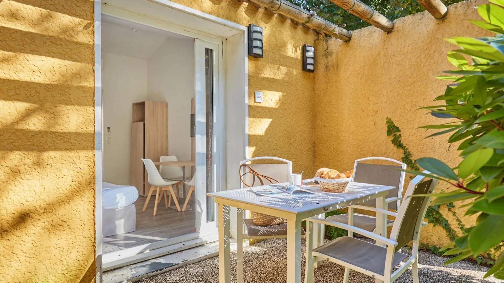 Aparthotel Residence Odalys Le Village Camarguais Les Gardians Arles