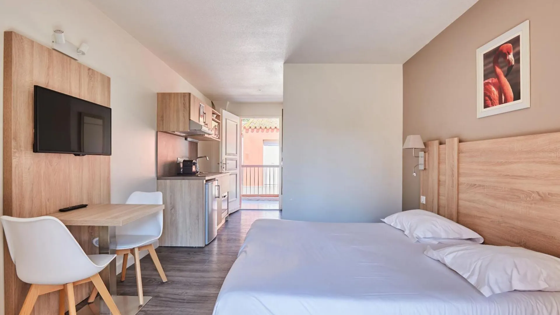 Residence Odalys Le Village Camarguais Les Gardians Arles 4*,